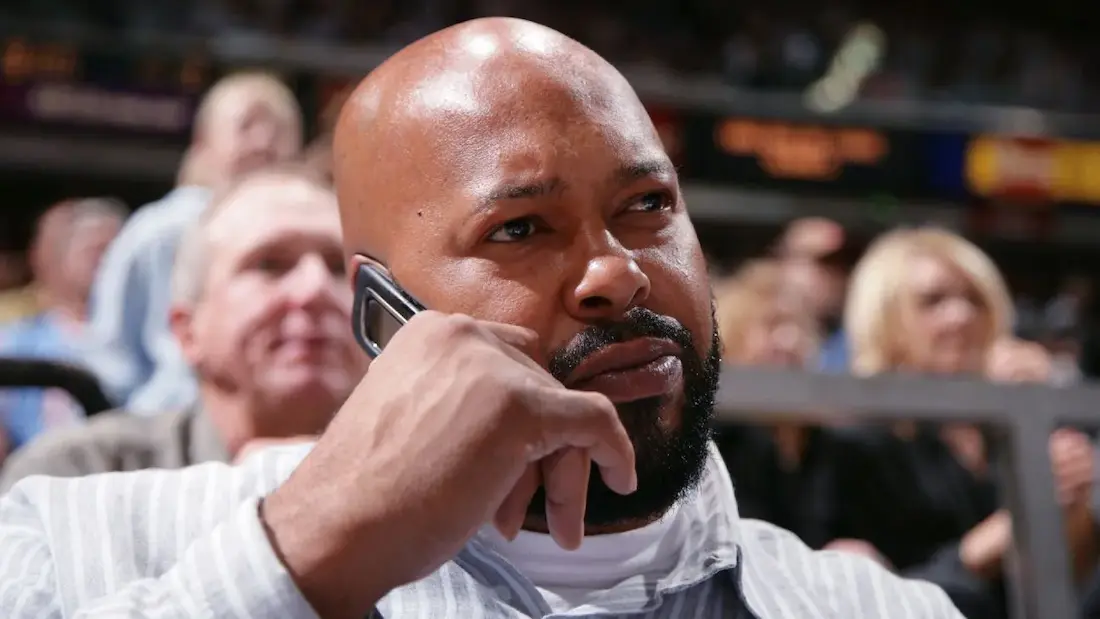 Suge Knight on phone